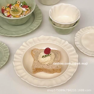 Dinner plate, cream ceramic, lace‑edge tableware, milky white or milk green