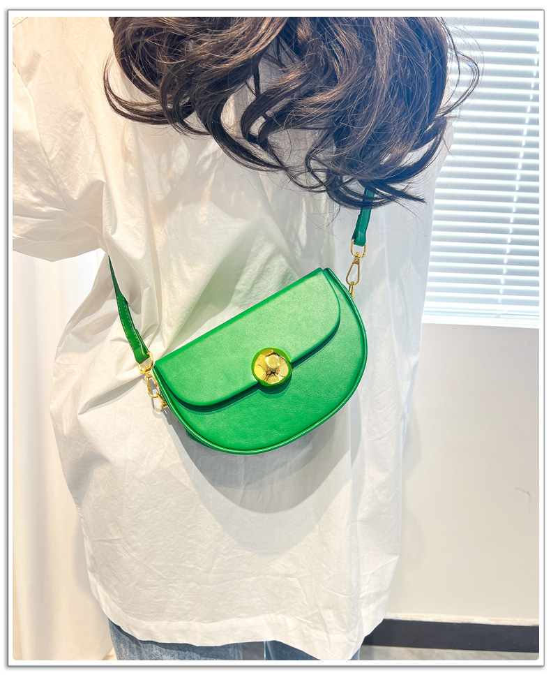 Pequena mala de ombro feminina estilo coreano na moda_voghion.com