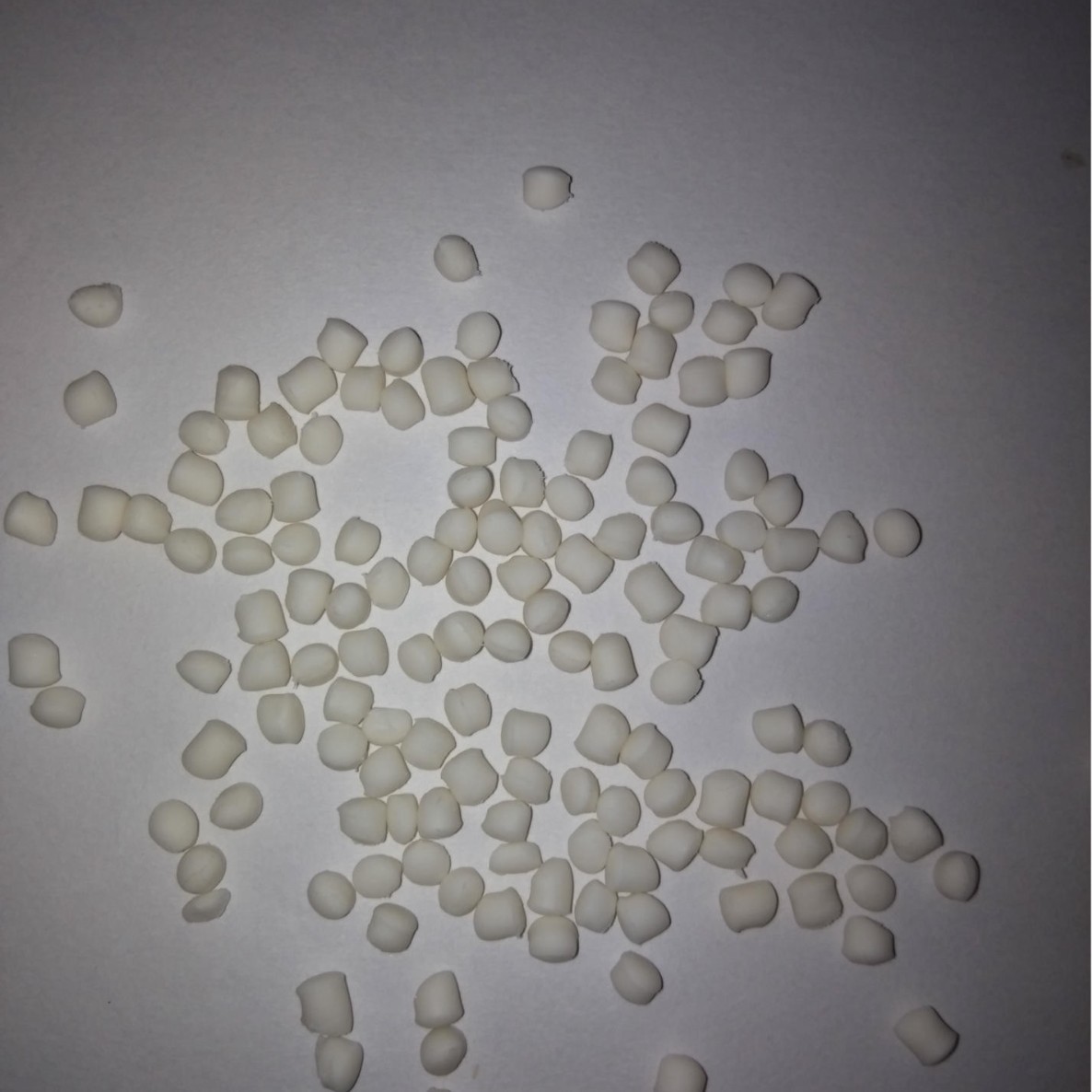 tpe颗粒注塑级包胶pp热塑性弹性体高回弹改性本色挤出级橡胶颗粒