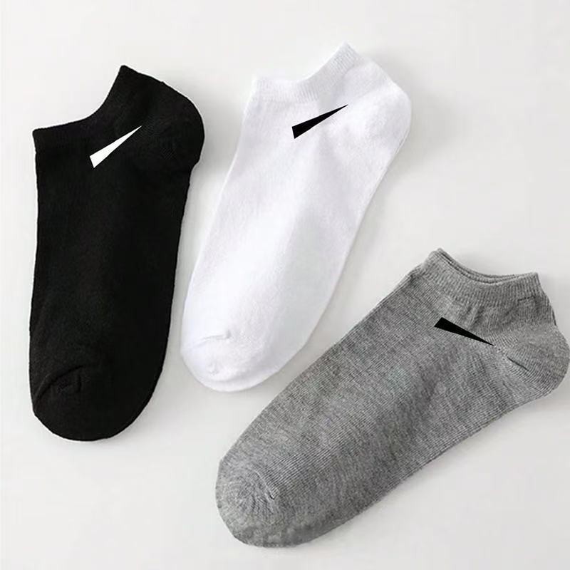 Calcetines de verano de color sólido calcetines cortos antideslizantes silicona de verano deportes de ocio desodorizantes absorción de sudor calcetines invisibles para hombres calcetines de barco