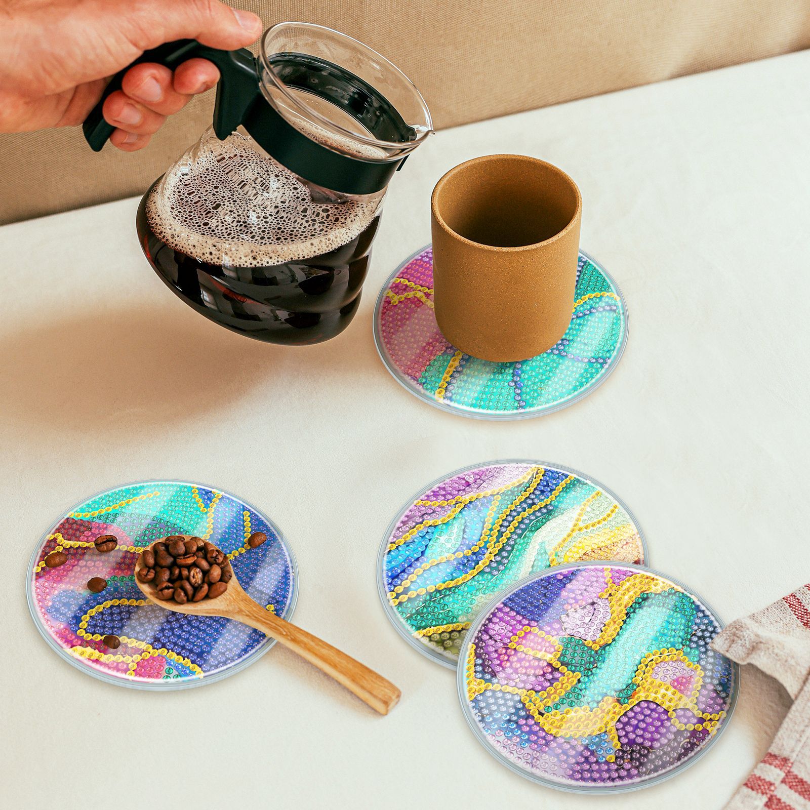 Diamante pintado perímetro DIY puntuación de mano Mandala dibujos animados 4 piezas juego de tazas de taza con tapa de taza al por mayor