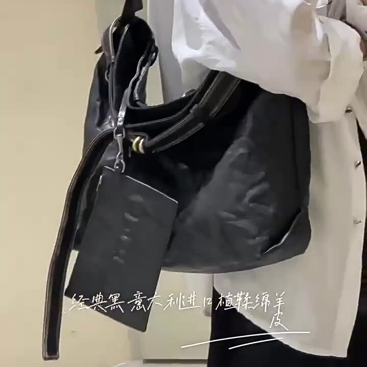 Grtt Series Garbage Bag Style Black Stone Hobo Tote Bag Made of Vegetable-Tanned Pleated Sheepskin, Single Shoulder Crossbody Bag