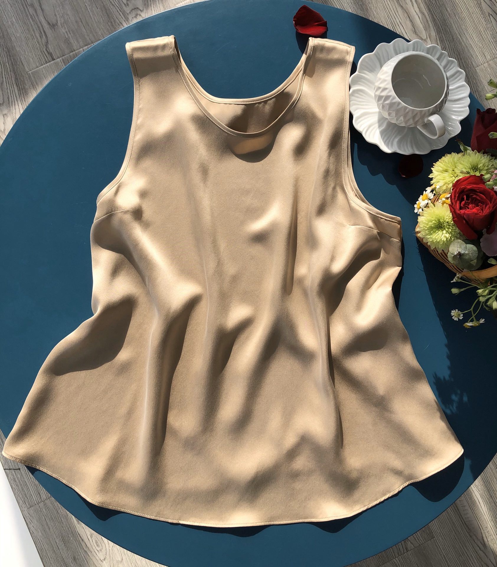 민소매 조끼 샴페인 골드