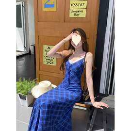 法式复古格子吊带连衣裙跨境夏季新款时尚辣妹风设计感修身长裙女