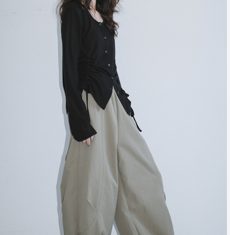 Áo cardigan nữ dáng dài tay dài, chất liệu mềm mại, thiết kế xếp li điều chỉnh eo, phù hợp mùa xuân hè — Thắt lưng tinh nhỏ áo chi tiết 7