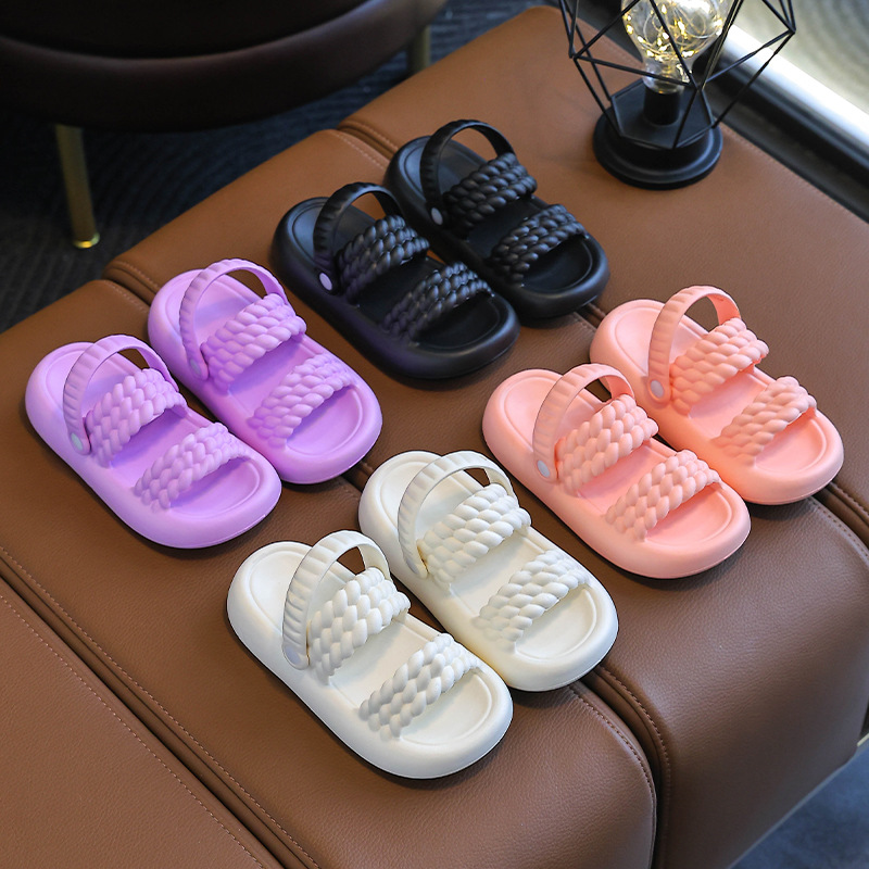 Nuevos niños EVA sólido doble uso para bebés suaves soleas bonitas simples de verano sandalias caseras