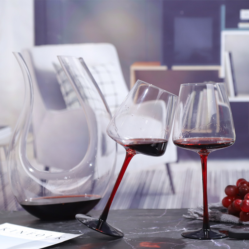 Vaso de vino de borgoña de vidrio rojo muy negro vasos de vino de champán hermoso y generoso vasos de vino de corbata negra al por mayor