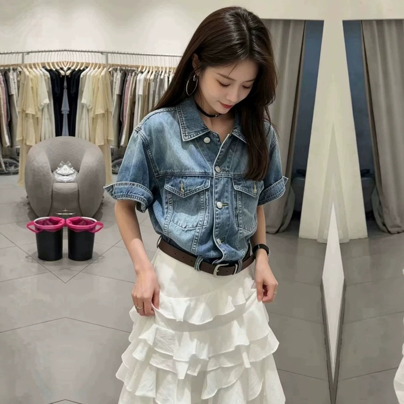 Washed denim short-sleeve jacket for women, new spring/summer style, with a turn-down collar, single-breasted, with a belt, soft denim top