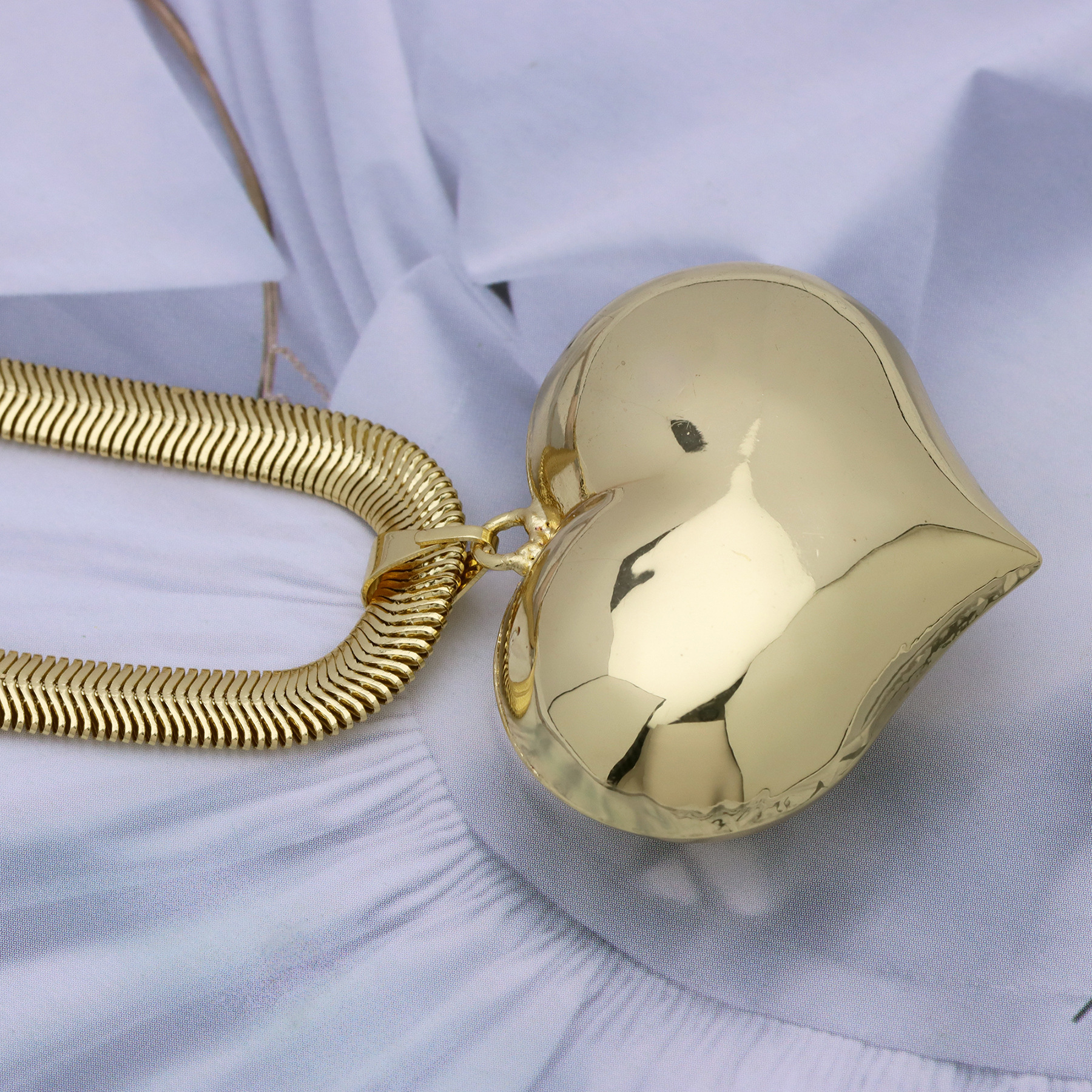 Pendant Necklace Classification Brass Chain Material 1 Piece Quantity Holiday, Daily Occasion Brass Plating Virgin Mary Heart Shape Pendant Necklace