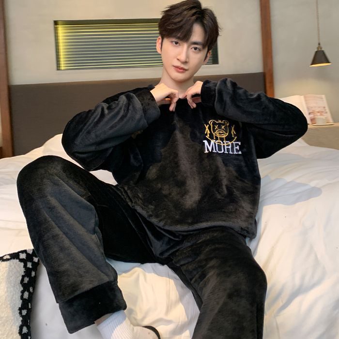 Pijamas de franela para hombre, invierno 2025, forro polar coral grueso, tallas grandes, aptos para usar en exteriores, conjunto para estar en casa, exportación.