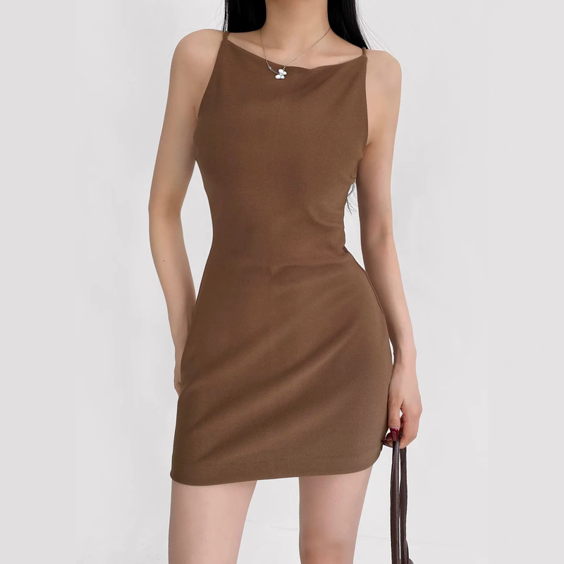 Off-shoulder sleeveless solid color tank dress with drape effect, slim fit, bodycon skirt with back zipper and waist-cinching short skirt
