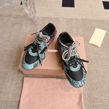 蛇纹系带休闲鞋女高版2025春夏舒适新款复古运动平底牛皮舒适单鞋