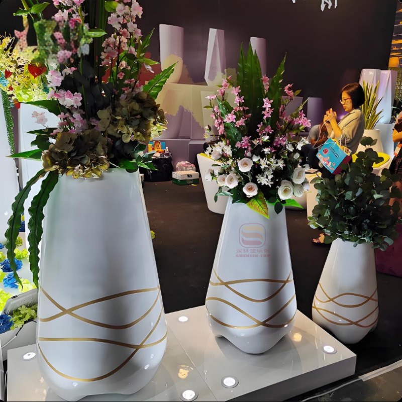 Fibra de vidrio corrugada combinación de maceta de flores hotel centro comercial club de ocio maceta de fibra de vidrio flor bonsai