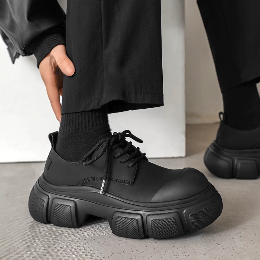 Обувь Мужская обувь Летние ботинки martin Туфли на трибутоме с низким берцем на толстой подошве 2024 Новая повседневная обувь Черные туфли из натуральной кожи с большим носком