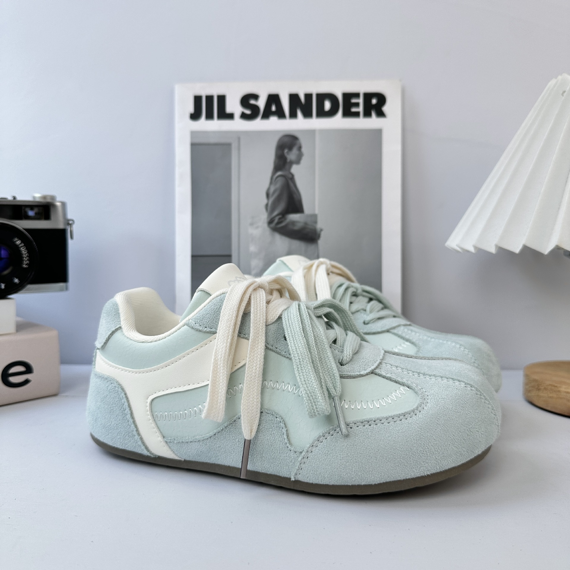 Yuanbo moda zapatos de entrenamiento para niños y niñas 2025 otoño nuevo estilo de explosión universal zapatos casuales ligeros planos zapatos de skate