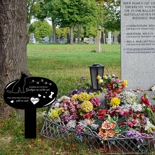 Pet Memorial Monument Fits Your Beloved Dog and Cat Pet Graveyard Waterproof Acrylic Grave Pile