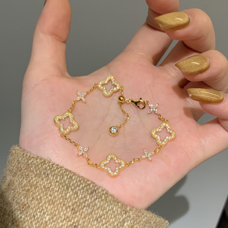 Leichtes Luxus-Armband im Vintage-Stil mit durchbrochenem vierblättrigem Kleeblatt, besetzt mit Diamanten, zweifarbig, hochglänzend, hochwertig._voghion.com