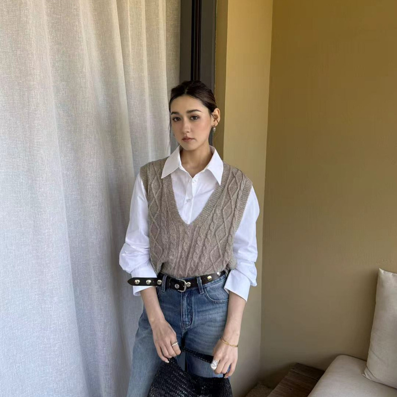 Alpaca Wool 2026 Spring New Minimalist Style Twist-Knot Layered Elegant Knitted Sleeveless Vest Alpaca Wool 2026 Spring New Minimalist Style Twist-Knot Layered Elegant Knitted Sleeveless Vest