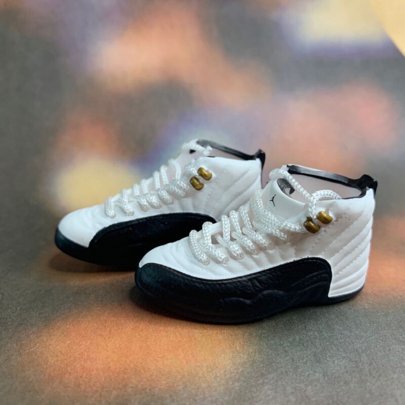 12 Generation Black and Red Sick 13 Generation Panda 1 Pair of Naked Shoes Wholesale Keychain Jordan 3D Stereo Shoes Model