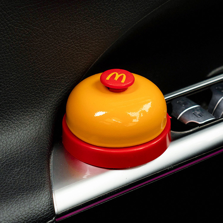 [Juego familiar de Año Nuevo] Presione la mano para llamar a la campana, decoración del automóvil de la casa, McDonald's toma la campana de comida, los niños juegan