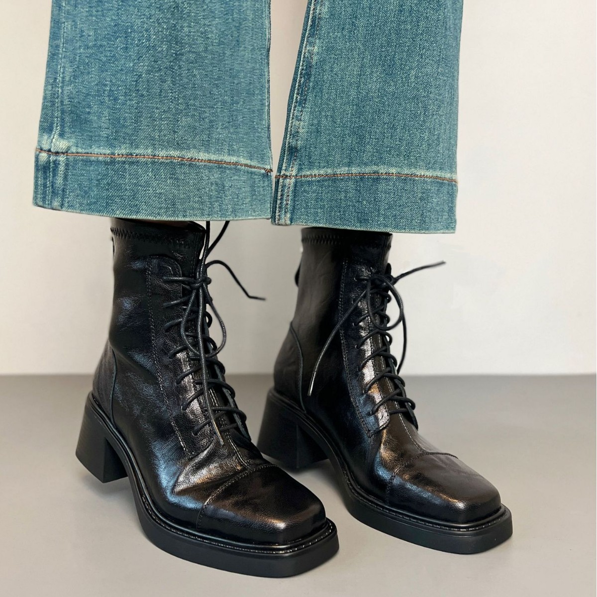 Cowhide Version ~ Versatile Lace-Up Martin Boots for Work Clothing 6cm Square Toe Thick Heel Short Boots Waterproof Platform Slim Boots New Style