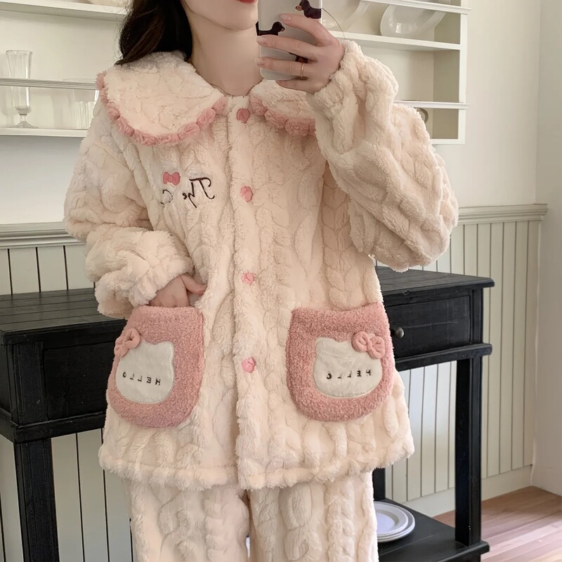 Women's coral fleece pajamas for autumn and winter, thickened and plush, sweet and cute student-style, ladies' flannel warm home wear Women's coral fleece pajamas for autumn and winter, thickened and plush, sweet and cute student-style, ladies' flannel warm home wear