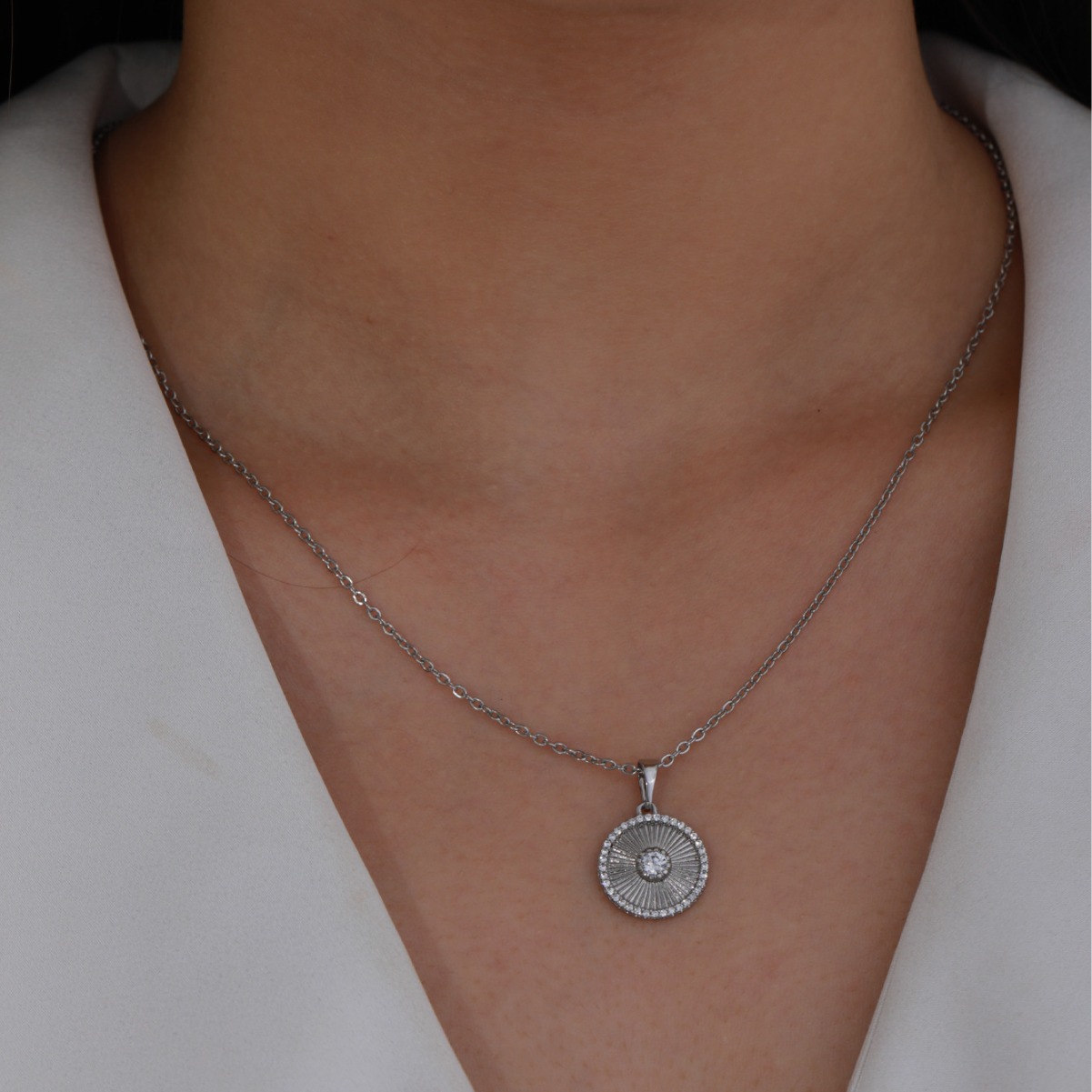 Xuping colgante transfronterizo de aleación de joyería dorada colgante de zircón de rayas geométricas al por mayor para mujeres