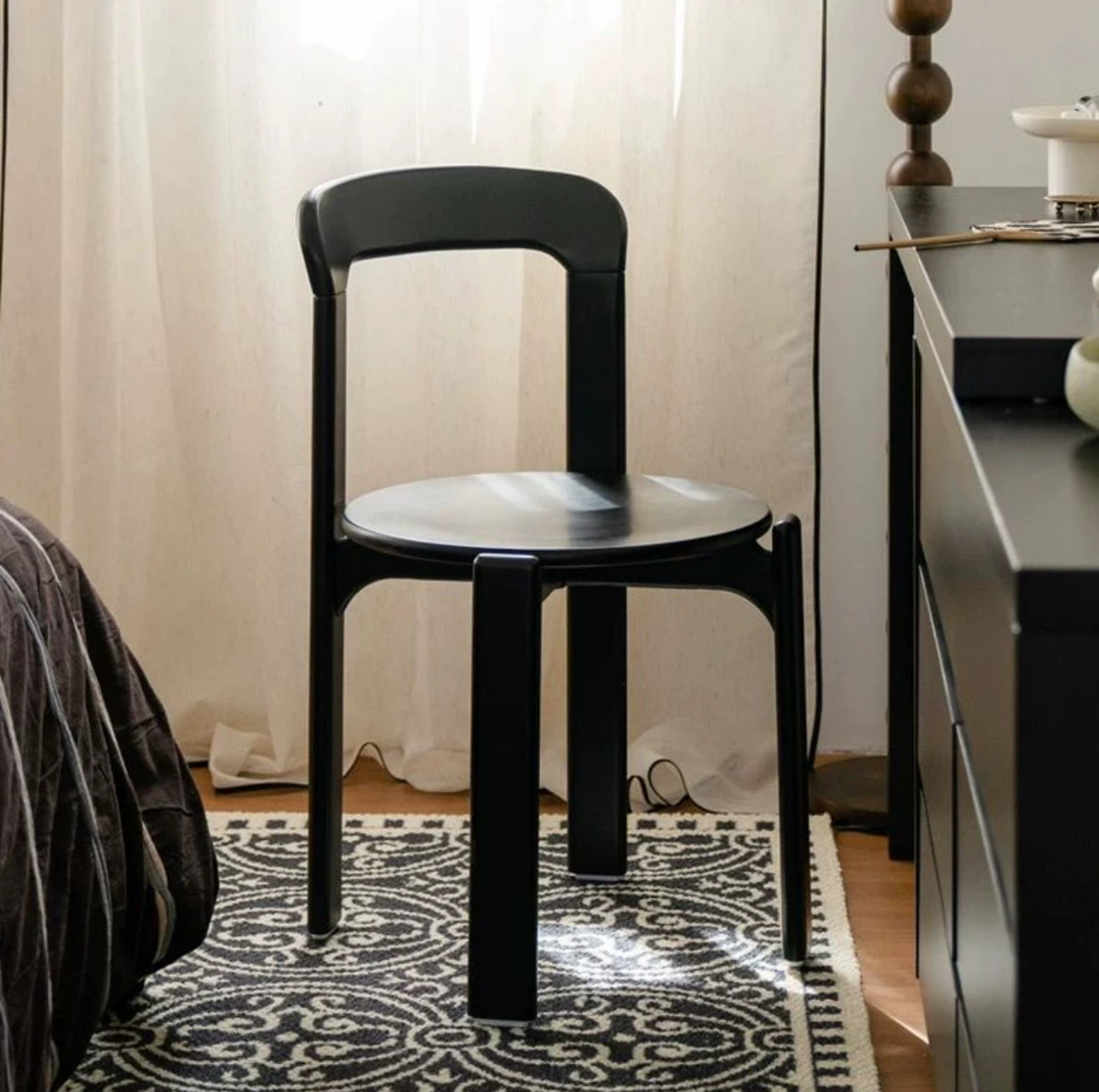 Retro black [store manager recommendation medieval style chair]