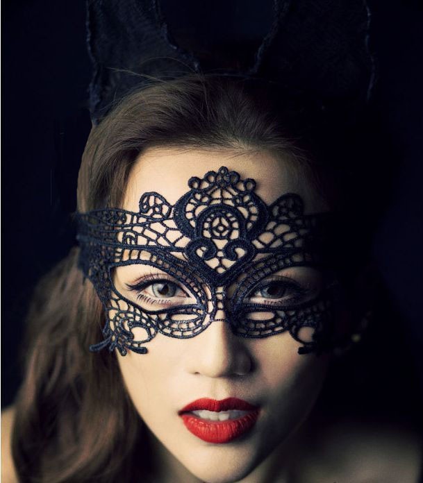 Black Lace Half-Face Masquerade Mask for Costume and Party Wear — detail image 1