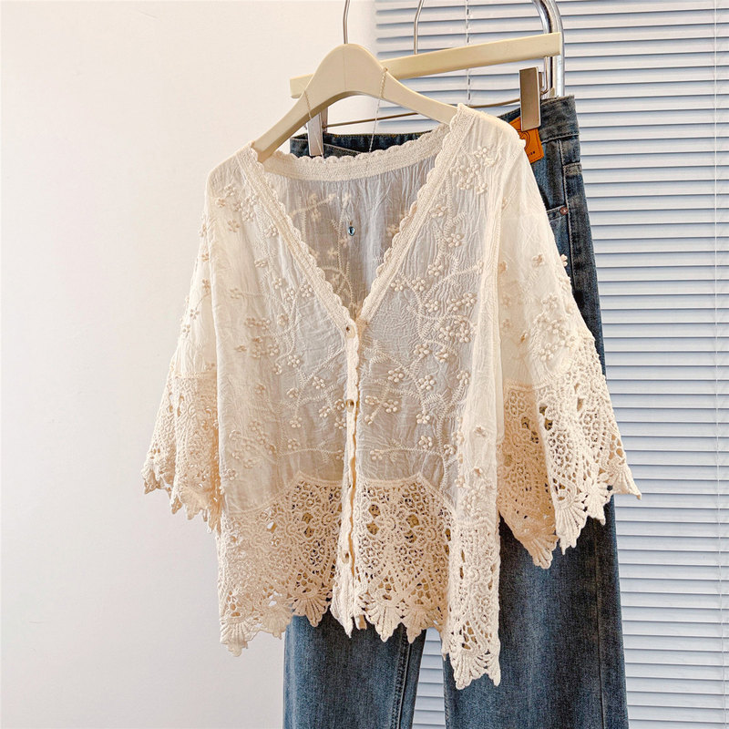 V-Neck Hollow Lace Shirt for Women, Summer Thin Style, Stylish Plus-Size Shirt for Curvy Women, High-End Luxury Top Hx56