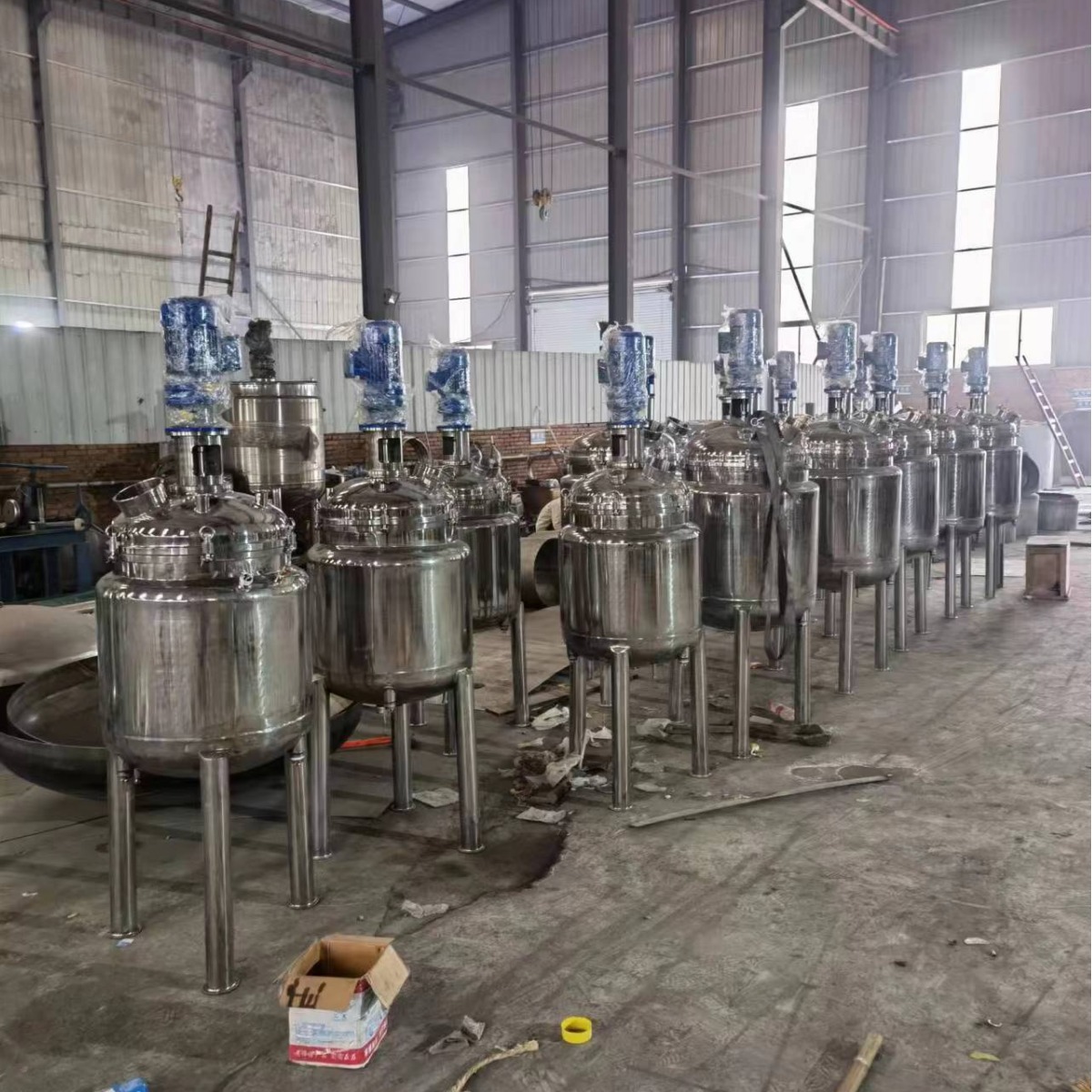 316直销新品搅拌机 生产线奶牛不锈钢搅拌罐 电加热真空机搅拌罐