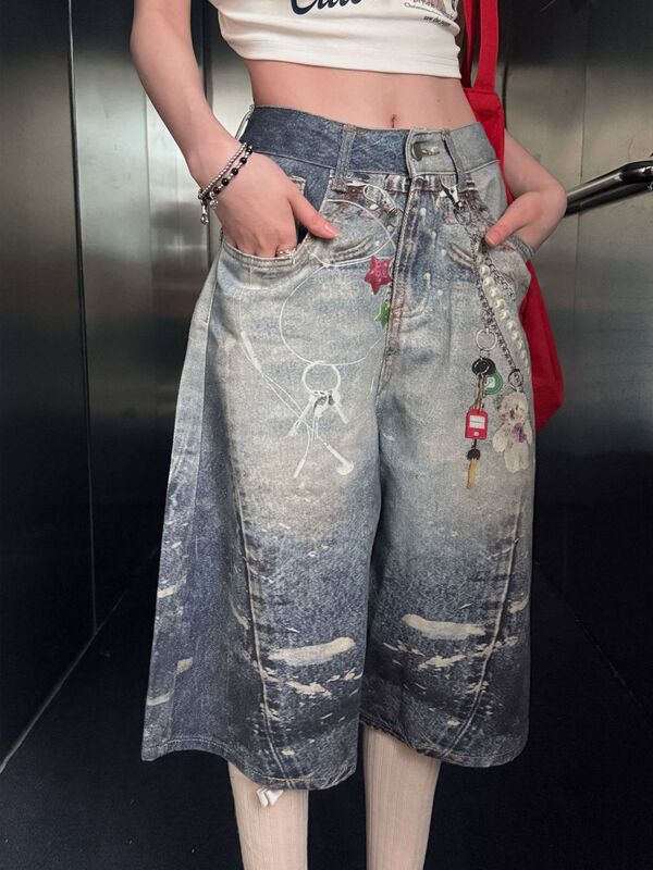 Kakamee Thirteen Lines Summer Niche Design Trendy Spray Painted Chain Bear Cropped Jeans Kakamee Thirteen Lines Summer Niche Design Trendy Spray Painted Chain Bear Cropped Jeans