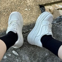 2025新款真皮厚底小白鞋女增高百搭休闲板鞋ins潮时尚松糕鞋单鞋.