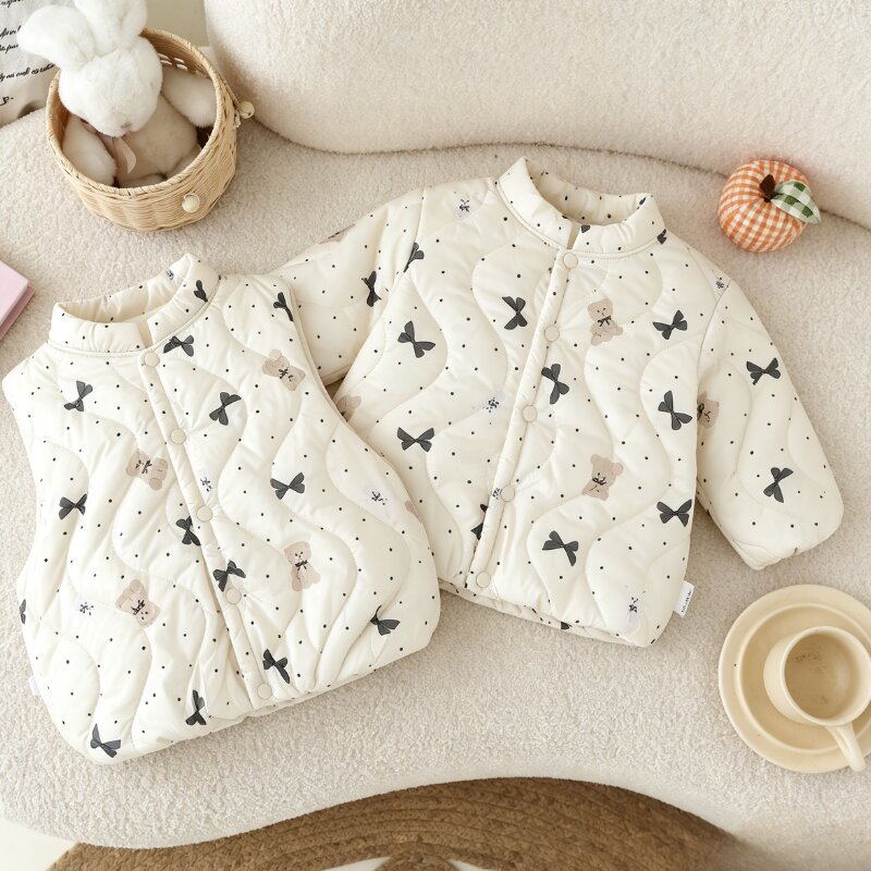 Baby tops, autumn and winter quilted cotton, thin clothes for young babies, early winter outerwear, stylish winter clothes for infants and toddlers.