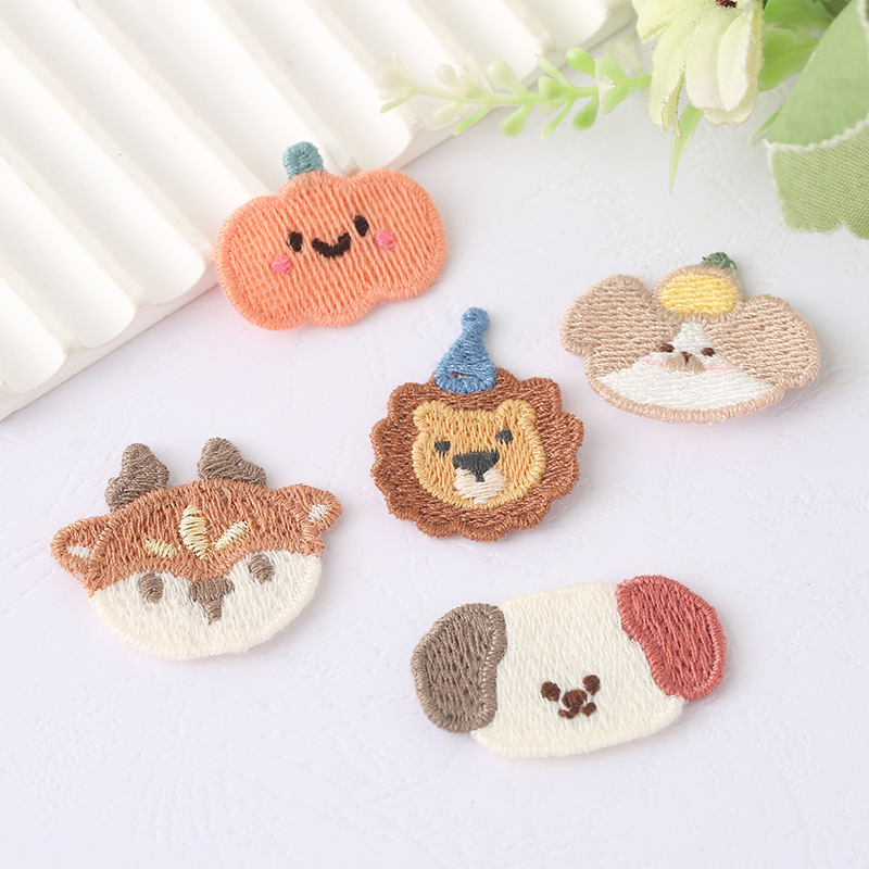 新しい刺繍布ステッカー漫画動物刺繍ステッカー幼児と子供のアクセサリー装飾ステッカーパッチ卸売|undefined