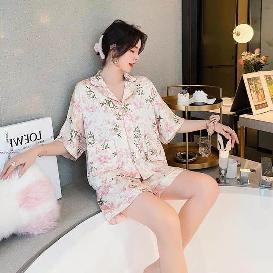 2022 summer new ice silk pajamas women's short-sleeved shorts Fashion Home wear online suit TikTok live broadcast