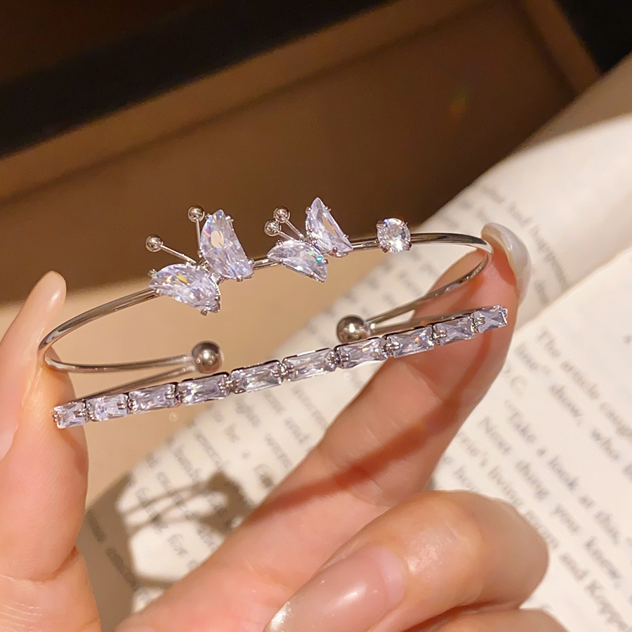 El temperamento francés arco de zircon pulsera de doble capa dulce ins pulsera de viento lujoso ligero de alto nivel sensación de joyas versátiles para mujeres