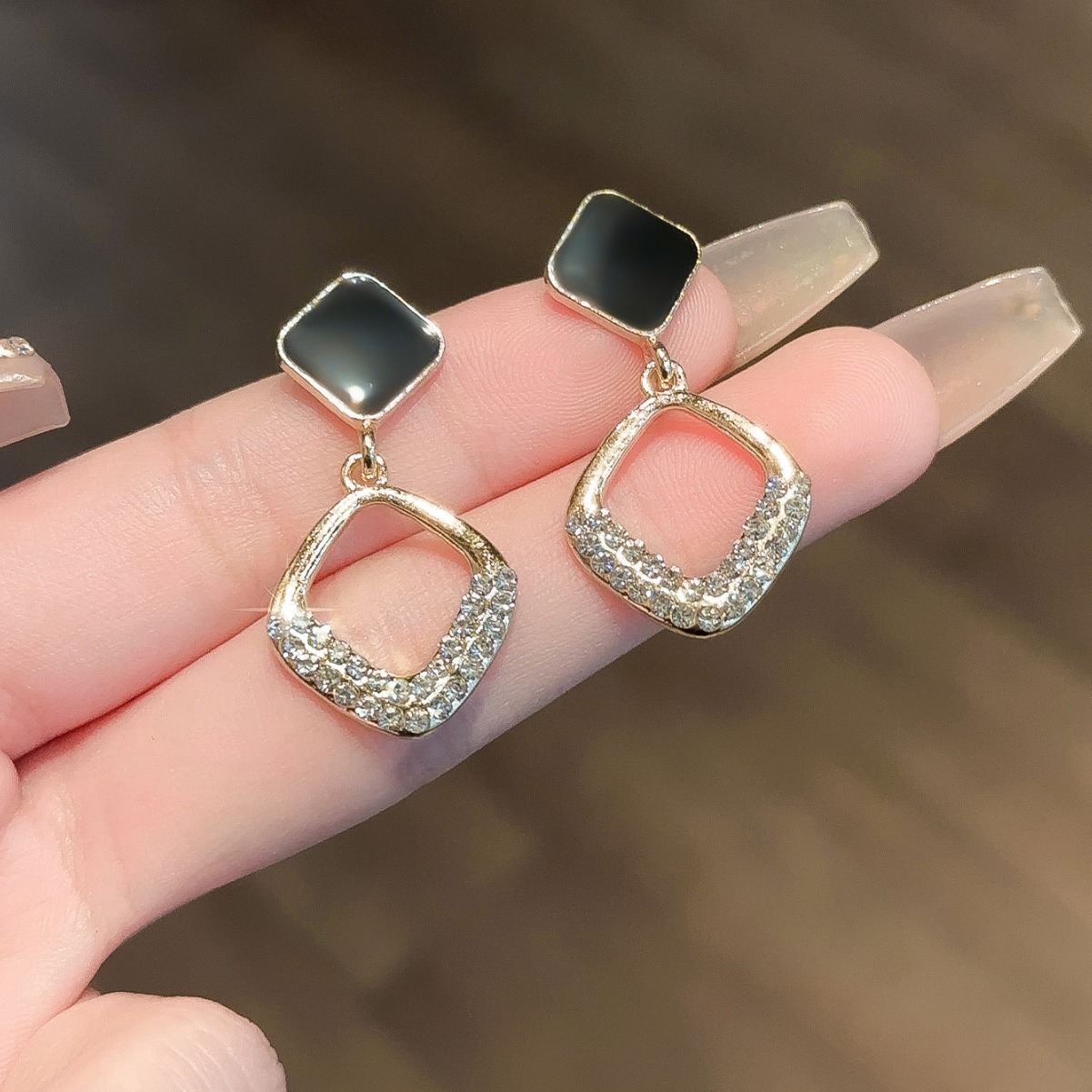 Geometric fashionable elegant design earrings