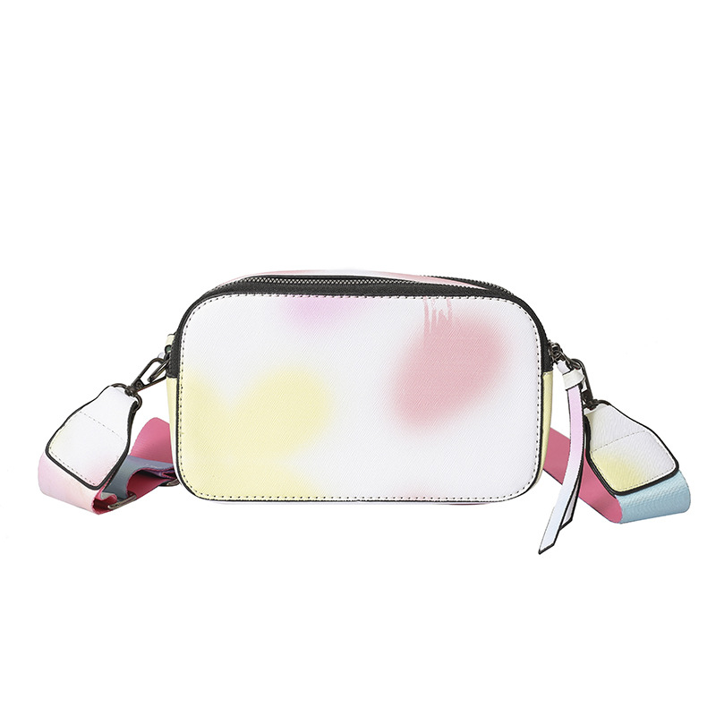 Bolso cuadrado pequeño de color de contraste de tendencia transfronteriza 2024 primavera y verano nuevo bolso de mensajero de banda ancha personalizado bolso de cámara de moda simple para mujer