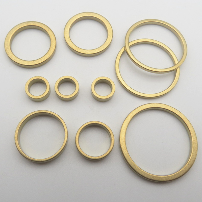 黄铜圆圈