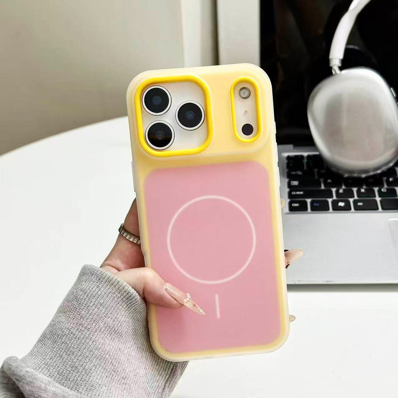 Nuevo magnetismo de jalea de dos colores 2 en 1 para iPhone17 para el teléfono celular de goma de manzana 11 sensación de piel esmerilada