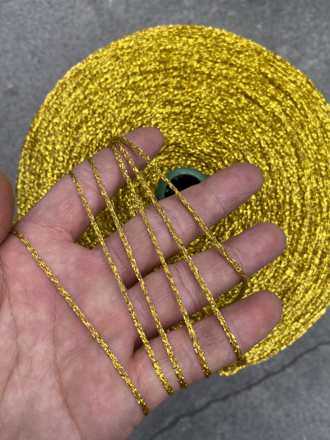 번쩍이는 라이트 골든 옐로우 0.5kg