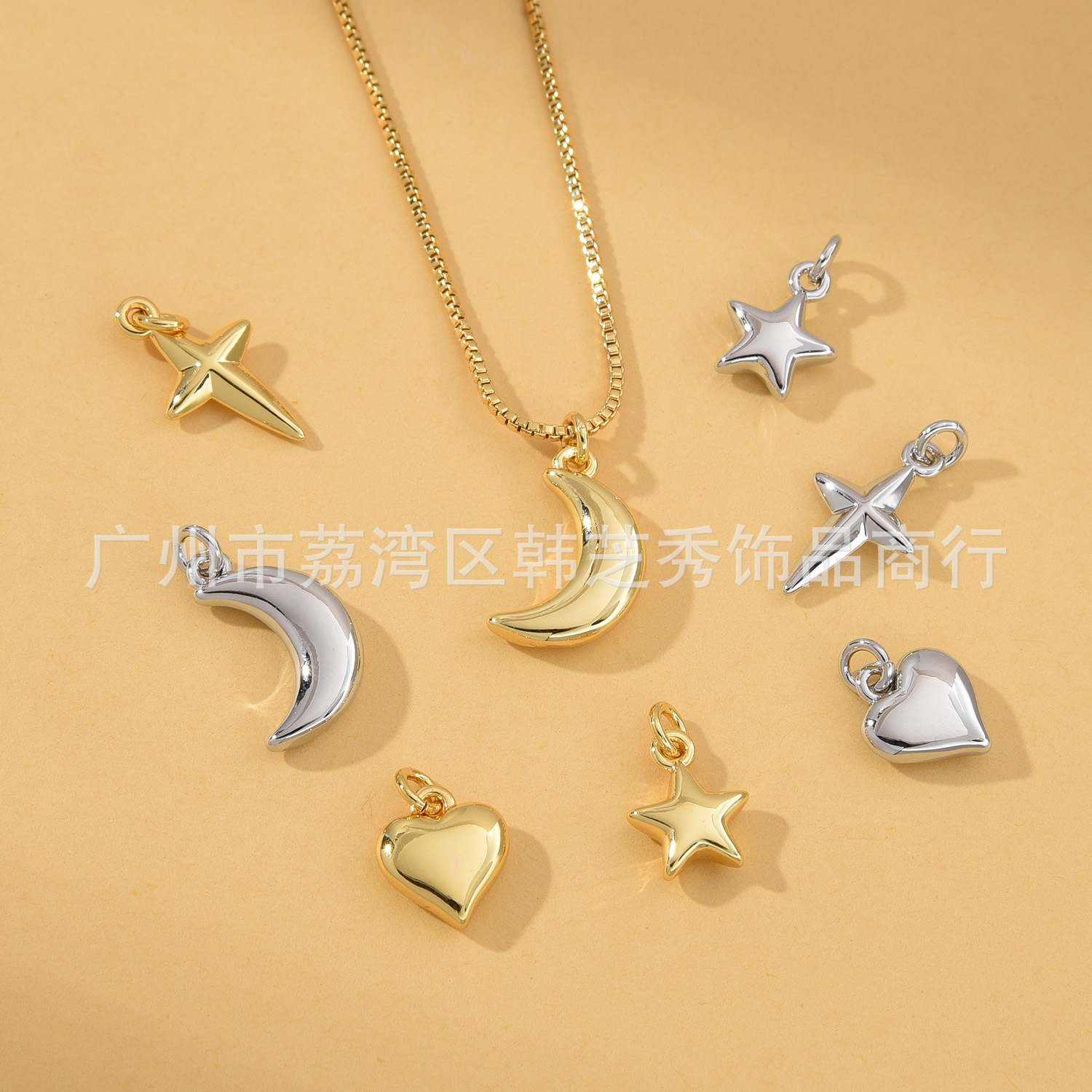 three dimensional glossy pendant heart-shaped