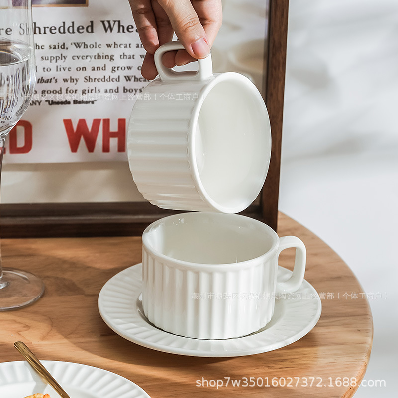 Tazas de café transfronterizas y platos de tazas de cerámica blanca simple tazas de mesa de alta calidad tazas de té tazas de hotel
