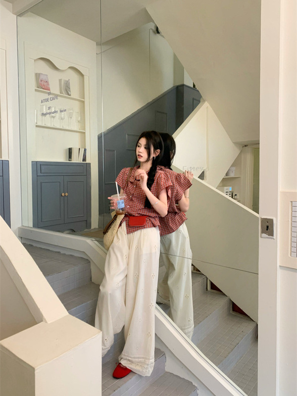 赤いチェック柄半袖シャツベビードールカラートップ婦人服夏シックな中空カジュアルパンツストレートパンツ 2 点セット|undefined