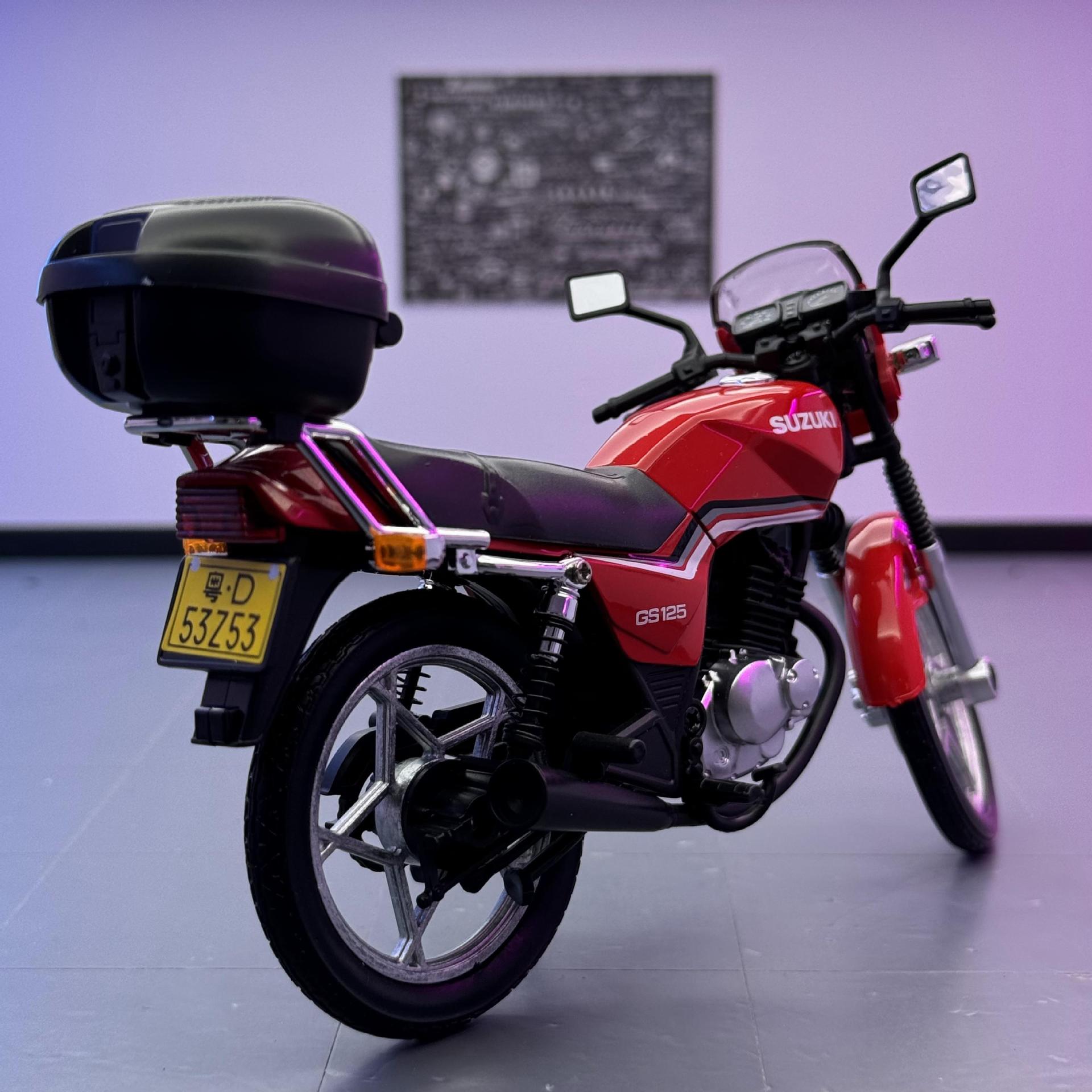 Modelo de coche de aleación 1:12 Taiwán marca Suzuki King motocicleta deslizamiento retro coche de juguete modelo de efecto de sonido