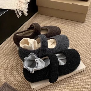 Korean Velcro furry shoes for women's winter outerwear, new velvet single shoes, warm cotton shoes, flat-soled Mary Jane shoes