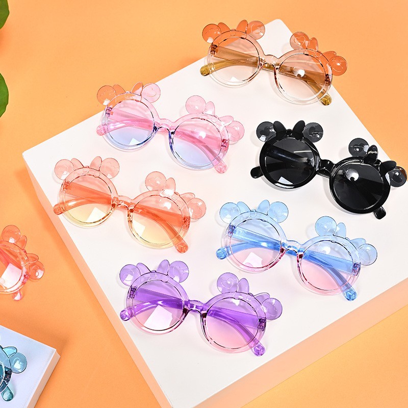 2026 gafas de sol para niños en un marco al por mayor una pieza de joyería de una variedad de combinación de gafas de sol para niños en stock