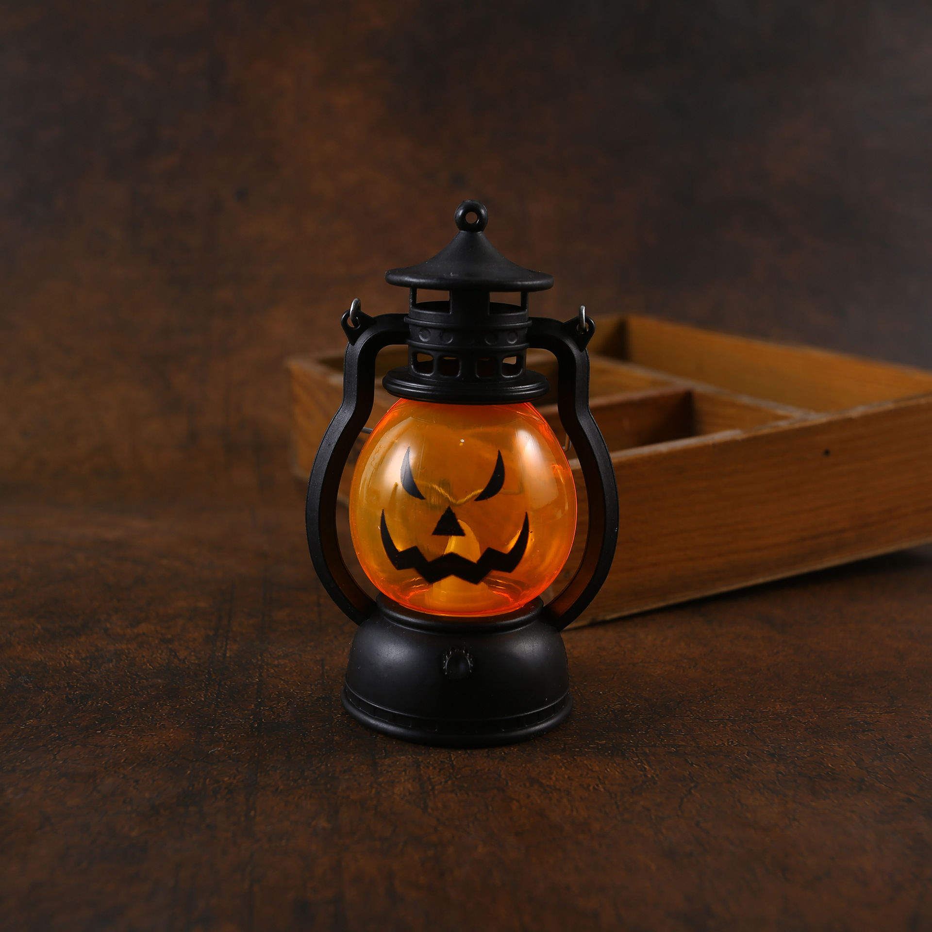 Halloween nueva lámpara portátil lámpara de calabaza LED Lámpara electrónica lámpara de queroseno retro lámpara de caballo pequeño fantasma Festival accesorios de decoración