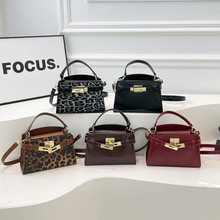 ���eС���K�����Ů2025�����¿��i��������|��ͨ��б��μ����